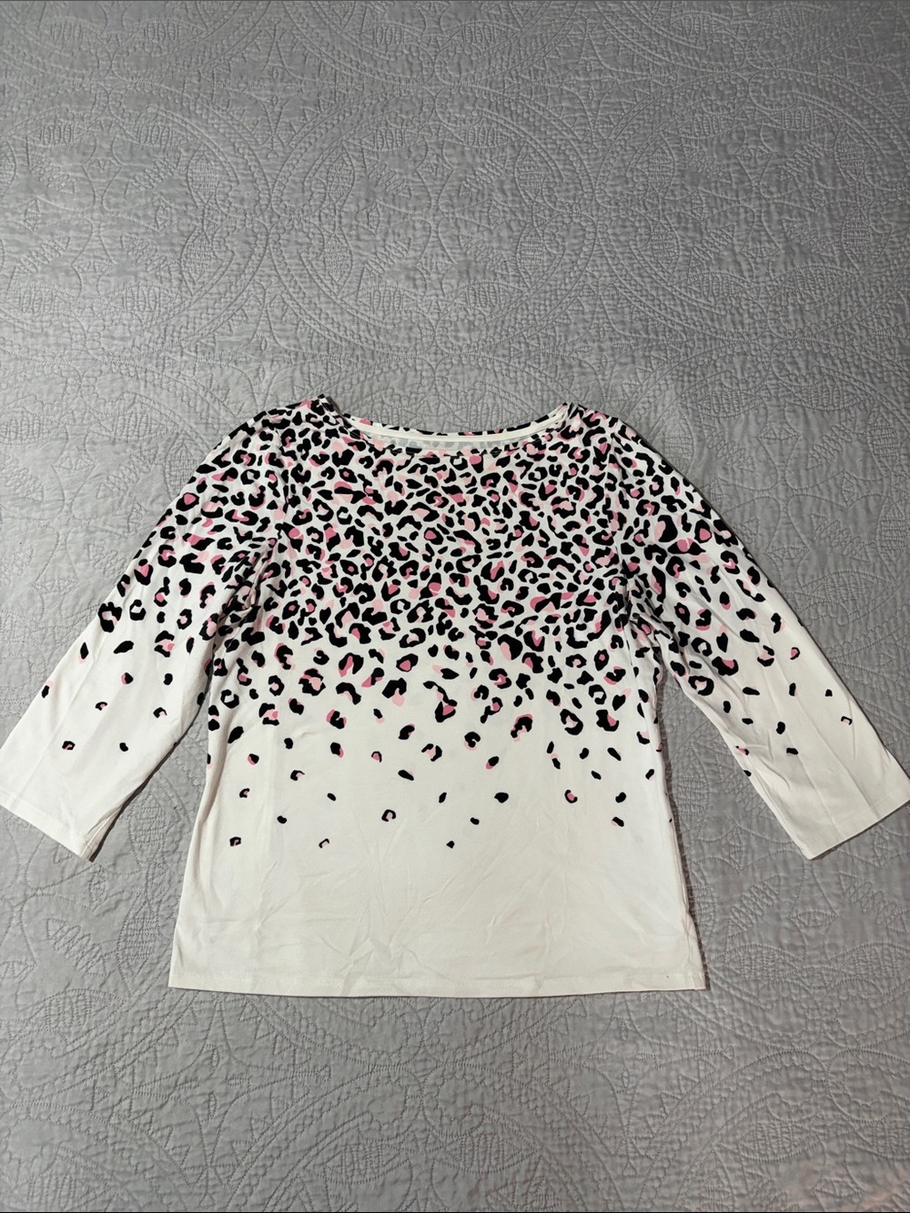 Talbot’s White 3/4 Sleeve Top w pink and black leopard print
